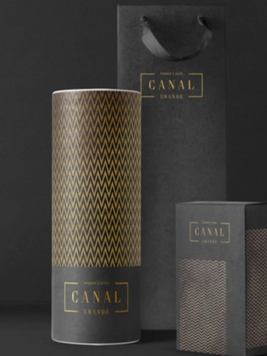 Verpackungen und Tragetasche von Canal Grande in Schwarz und Gold